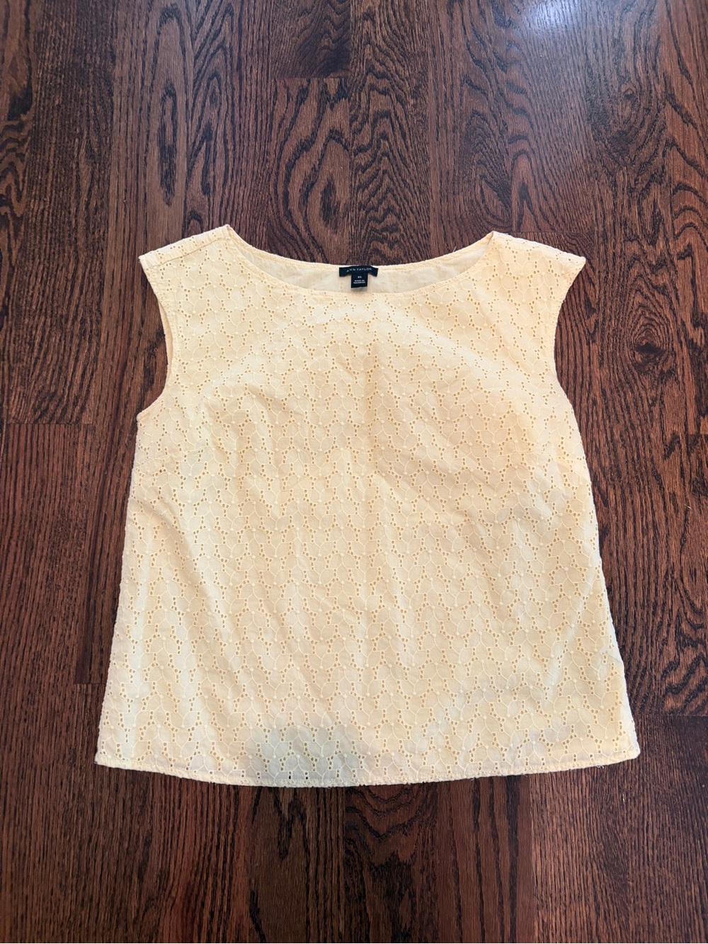 100% cotton Ann Taylor Pale Yellow Eyelet Sleeveless Shell